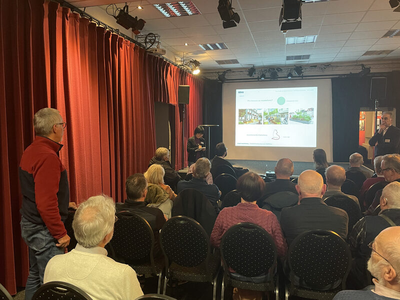 Austausch über Parklets bei der Infoveranstaltung am 07.11.2024